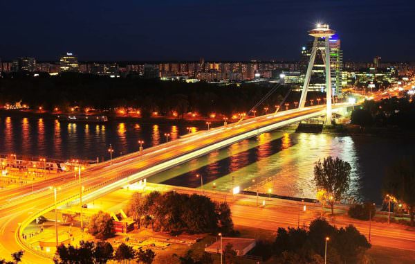 Brücke und UFO Bratislava
